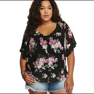 NWT Torrid Floral Button Front Chiffon Kimono
